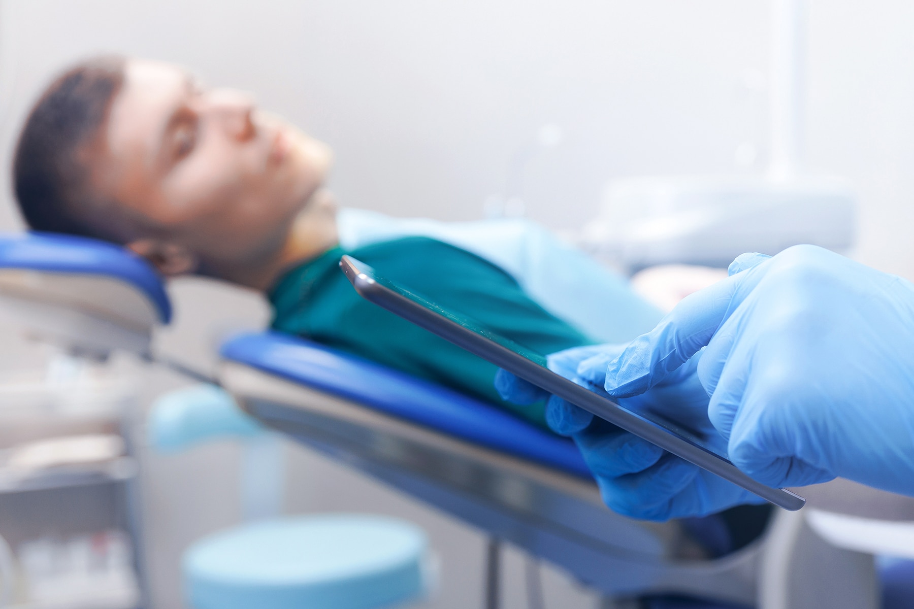 Man getting an oral cancer screening in Smyrna, TN